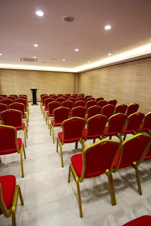Putatan Platinum Hotel Kota Kinabalu Exteriör bild