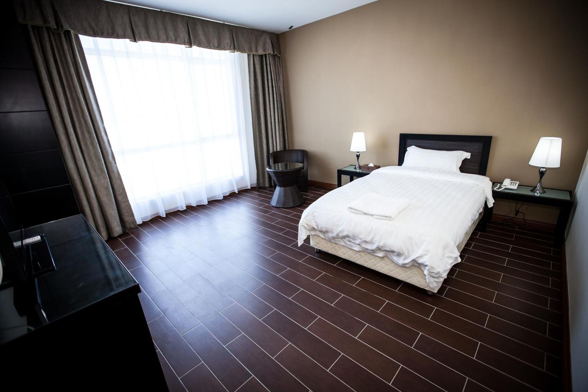Putatan Platinum Hotel Kota Kinabalu Rum bild