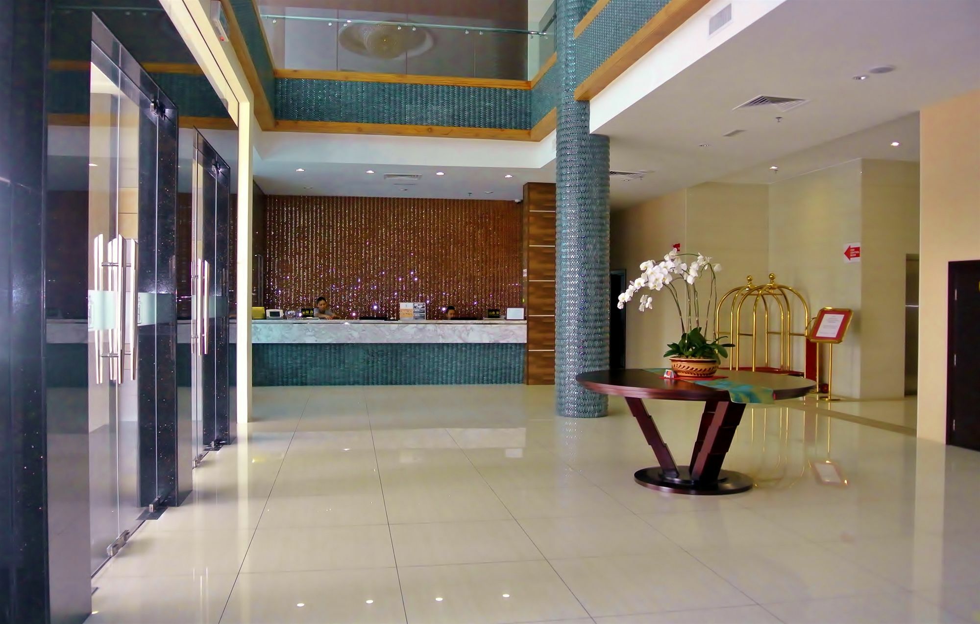 Putatan Platinum Hotel Kota Kinabalu Exteriör bild